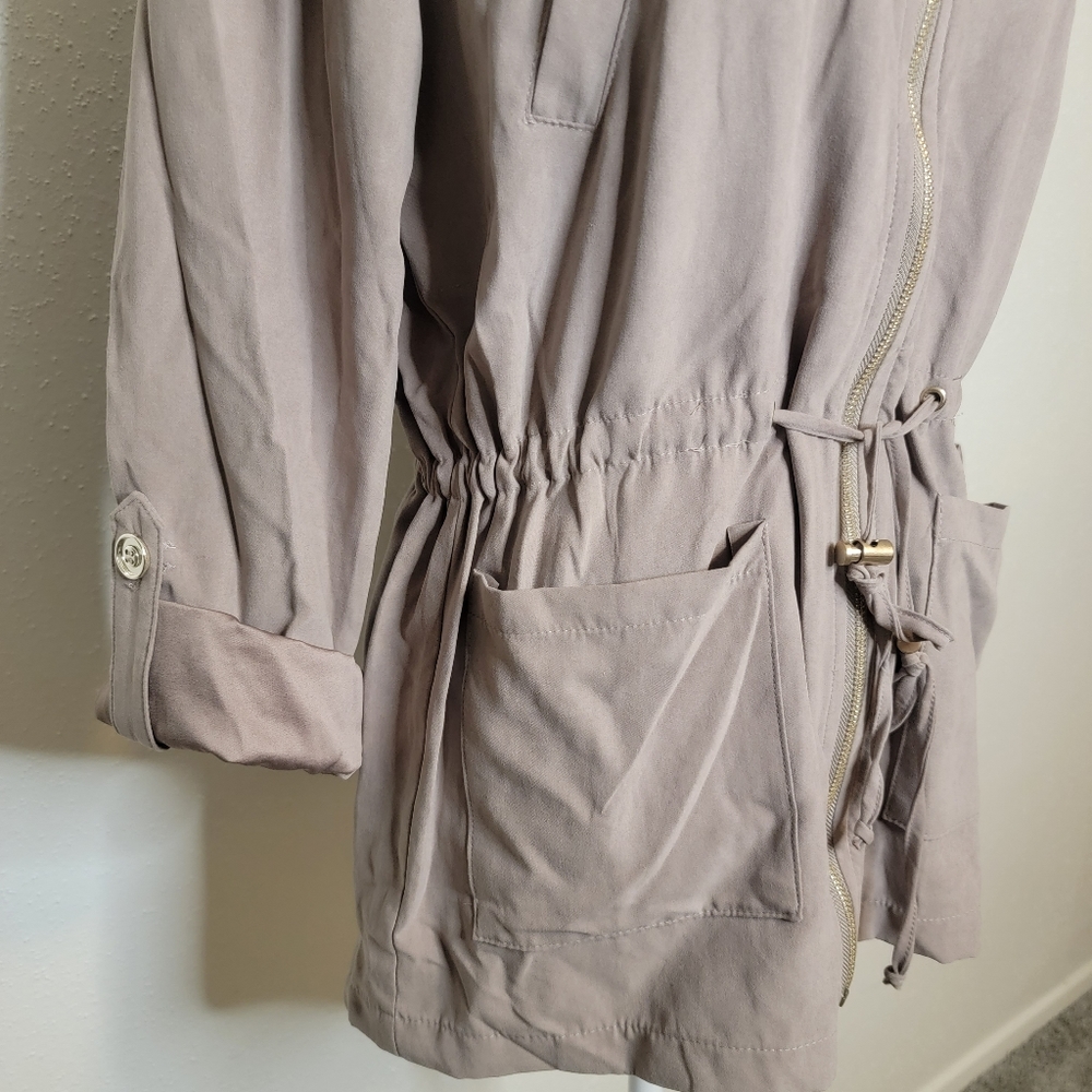 Light brown jacket. - Picture 8 of 13